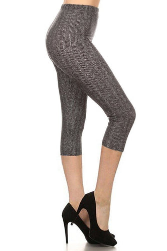 Chevron Print High Waisted Capri Leggings with Elastic Waistband