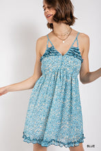 Floral print v-neck dress with skirt lining