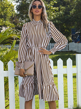 Retro women's striped long -sleeved high -neck dress in the long style