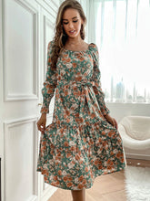 Long -sleeved base fashion dress