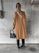 Women’s Classy Business Casual Overcoat With Button Fastens And Front Pockets