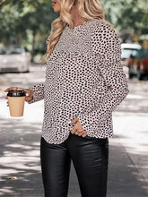 New round neck leopard print long sleeve shirt